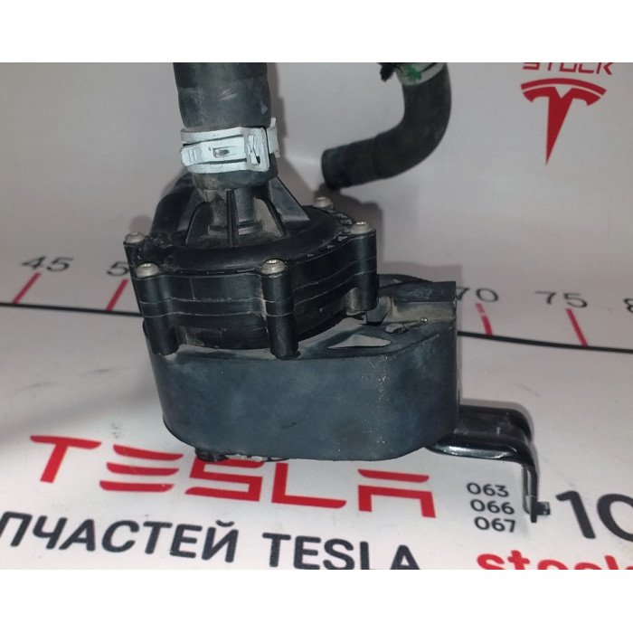 16 Coolant pump AWD Tesla model S 106747300H